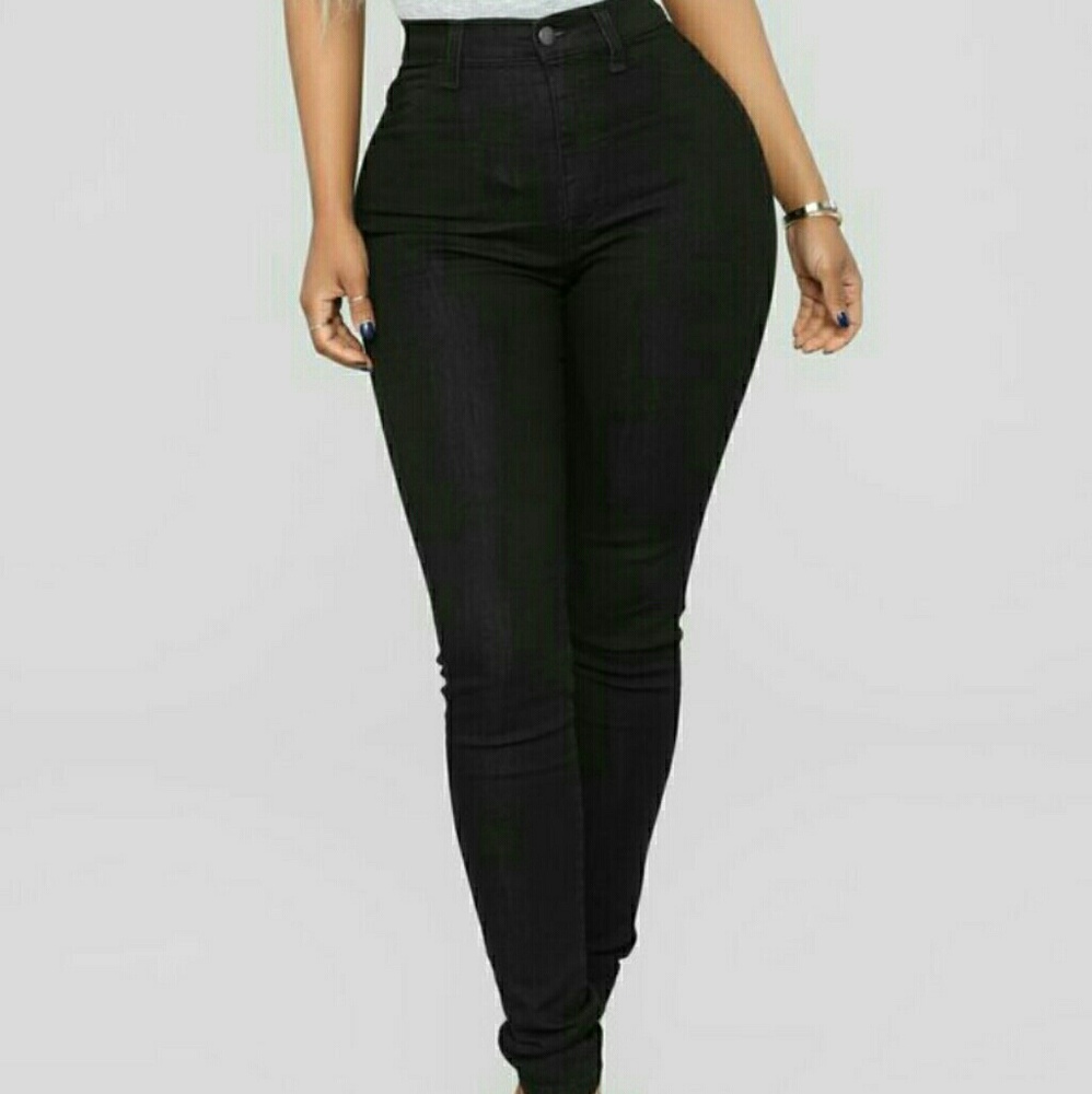 Classic high wasted black Jean